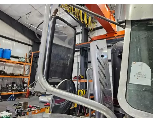 Peterbilt 389 Mirror (Side View)