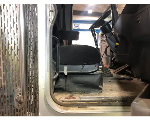 Seat, Front Peterbilt 389 Vander Haags Inc Sf