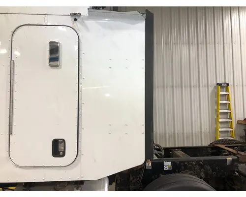 Peterbilt 389 Sleeper Fairing