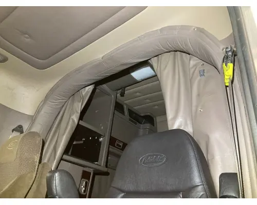 Peterbilt 389 Sleeper