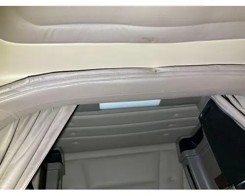 Peterbilt 389 Sleeper