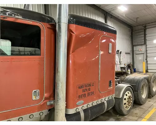 Peterbilt 389 Sleeper