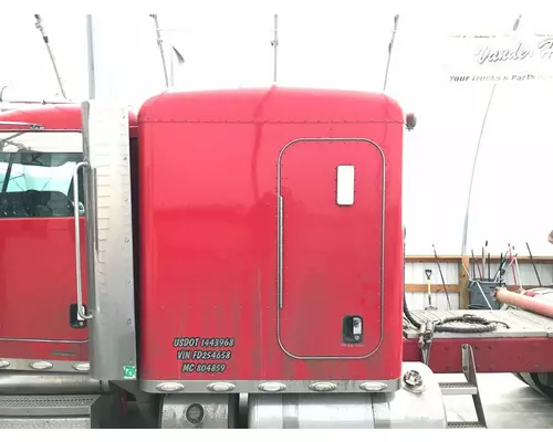 Peterbilt 389 Sleeper