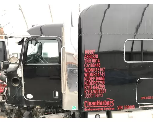 Peterbilt 389 Sleeper