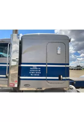 Peterbilt 389 Sleeper