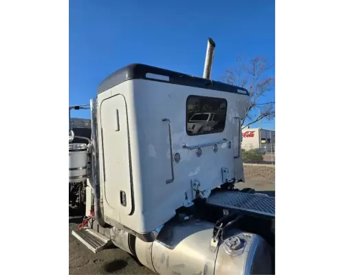 Peterbilt 389 Sleeper