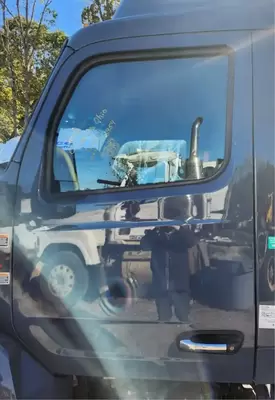 Peterbilt 536 Door Assembly, Front