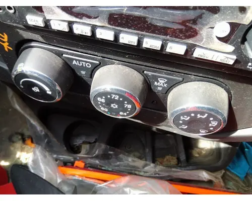 Temperature Control PETERBILT 536 LKQ Heavy Truck - Goodys
