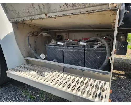 Battery Box Peterbilt 567 Complete Recycling Group LLC