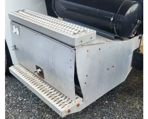 Battery Box Peterbilt 567 Complete Recycling Group LLC