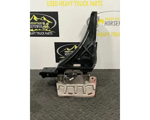 Brackets, Misc. PETERBILT 567 High Mountain Horsepower