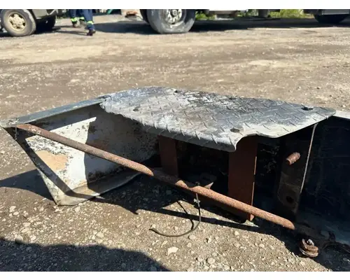 Peterbilt 567 Bumper Assembly, Front