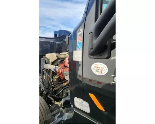 Peterbilt 567 Cowl