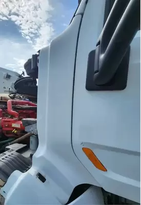 Peterbilt 567 Cowl
