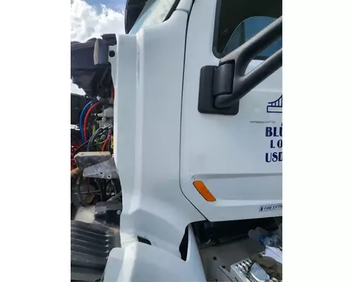 Peterbilt 567 Cowl