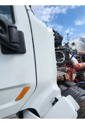 Peterbilt 567 Cowl