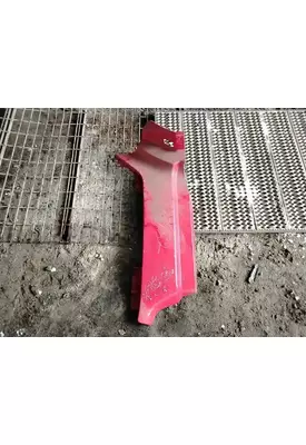 Peterbilt 567 Cowl