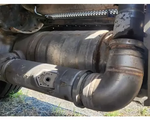 Peterbilt 567 DPF (Diesel Particulate Filter)