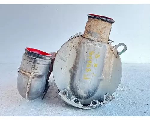 Peterbilt 567 DPF (Diesel Particulate Filter)