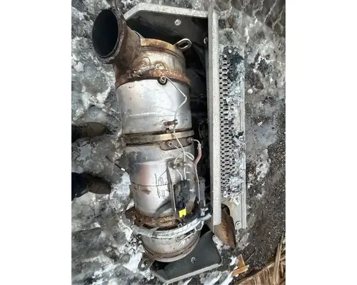 Peterbilt 567 DPF (Diesel Particulate Filter)