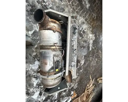 Peterbilt 567 DPF (Diesel Particulate Filter)