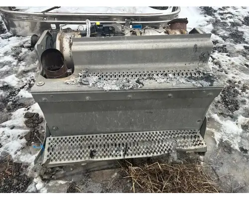 Peterbilt 567 DPF (Diesel Particulate Filter)
