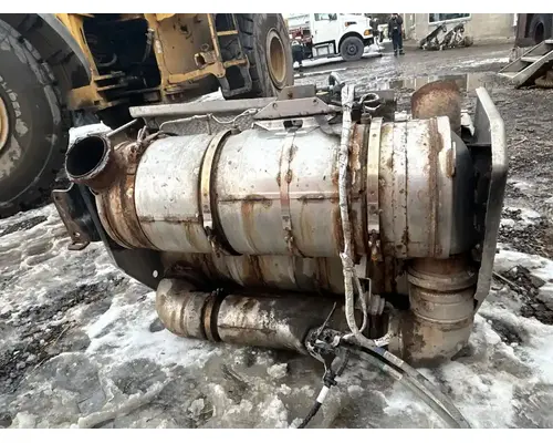 Peterbilt 567 DPF (Diesel Particulate Filter)
