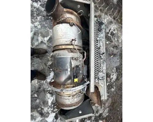 Peterbilt 567 DPF (Diesel Particulate Filter)