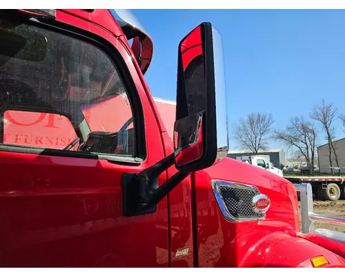 Peterbilt 567 Door Mirror