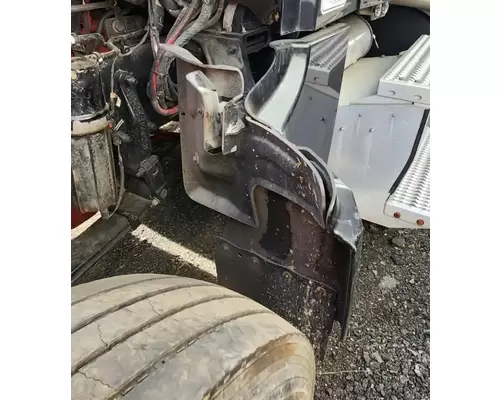 Peterbilt 567 Fender Extension