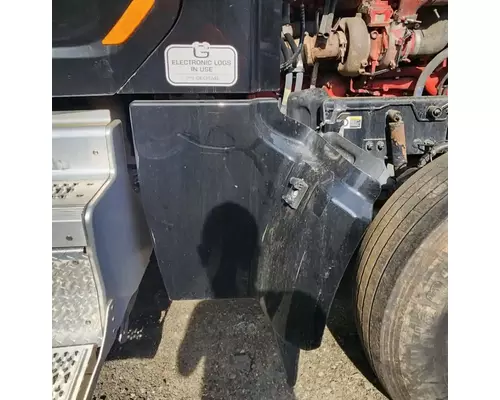 Peterbilt 567 Fender Extension