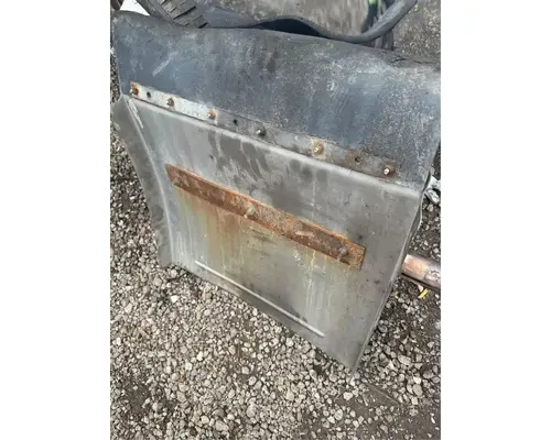 Peterbilt 567 Fender