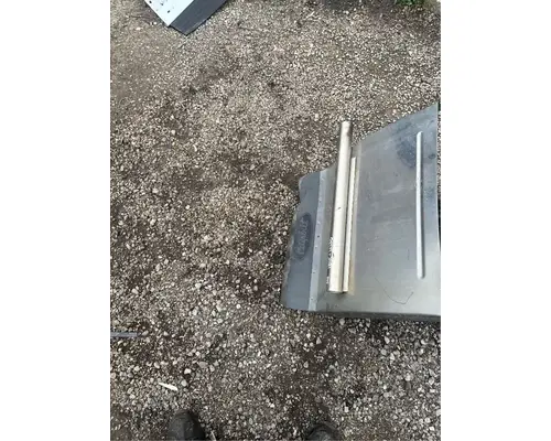 Fender Peterbilt 567 Dixie Truck Centre