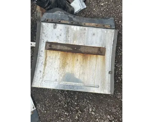 Peterbilt 567 Fender