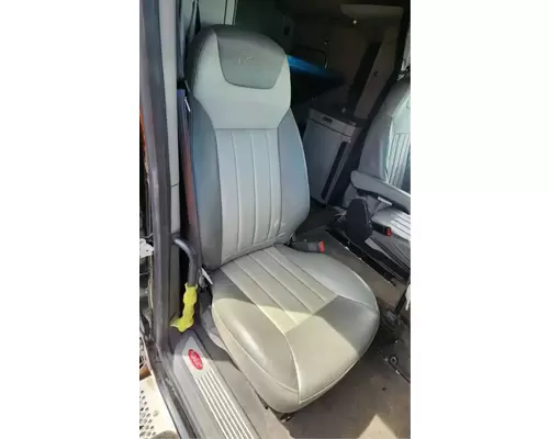 Peterbilt 567 Seat, Front