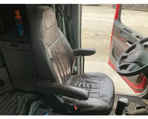 Peterbilt 567 Seat (Air Ride Seat)