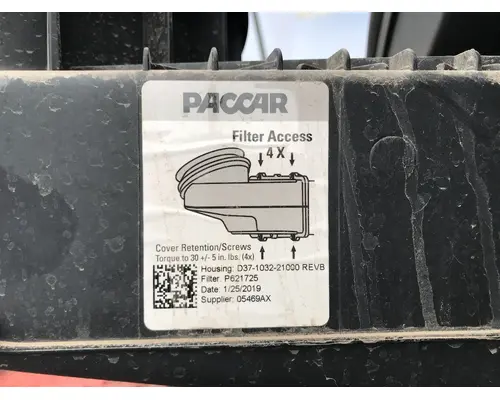 Peterbilt 579 Air Cleaner