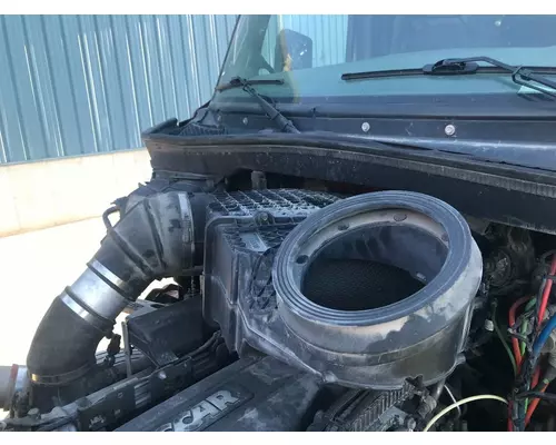 Peterbilt 579 Air Cleaner