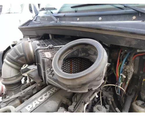 Air Cleaner PETERBILT 579 LKQ Thompson Motors - Wykoff