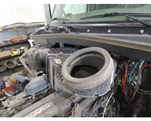 Air Cleaner PETERBILT 579 LKQ Thompson Motors - Wykoff