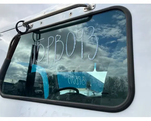 Back Glass Peterbilt 579 Vander Haags Inc DM