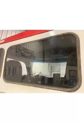 Peterbilt 579 Back Glass