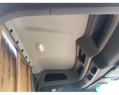 Peterbilt 579 Body, Misc. Parts