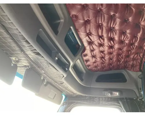 Peterbilt 579 Body, Misc. Parts