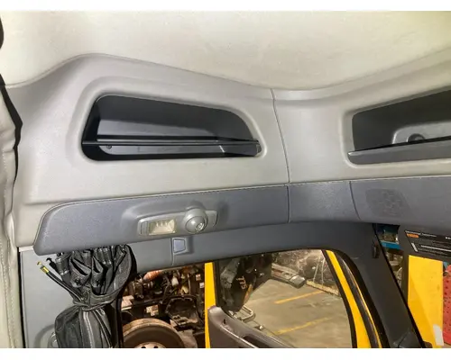 Peterbilt 579 Body, Misc. Parts