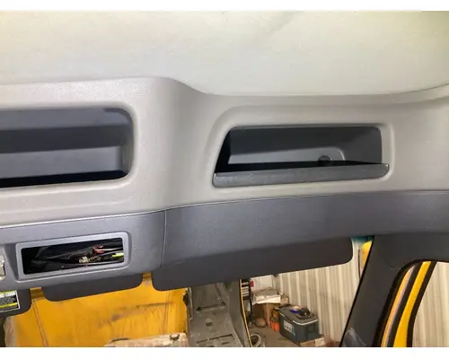 Peterbilt 579 Body, Misc. Parts