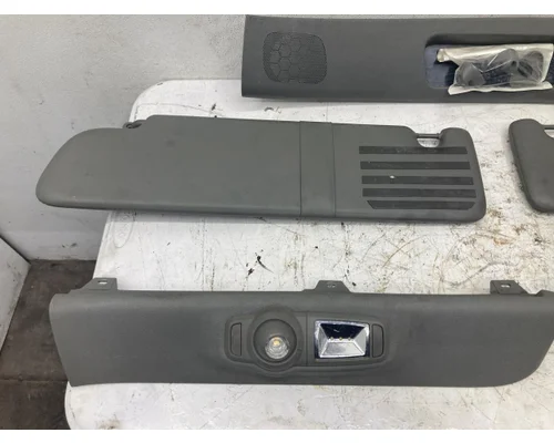 Peterbilt 579 Body, Misc. Parts