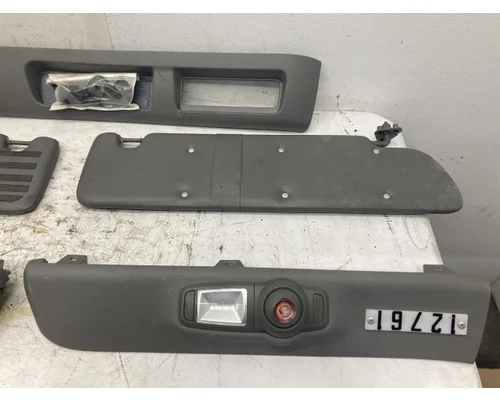 Peterbilt 579 Body, Misc. Parts