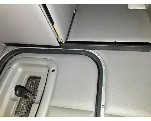 Peterbilt 579 Brackets, Misc
