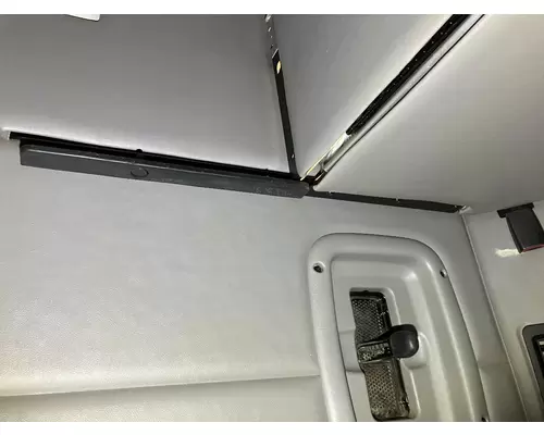 Peterbilt 579 Brackets, Misc